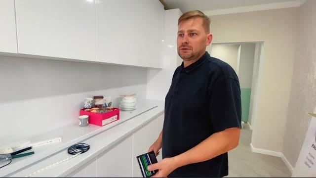 Влог ремонт завершается‼️приехали в нашу квартиру ! леша покрасил дверь ! показываю свои цветы Влог ремонт завершается‼️приехали в нашу квартиру ! леша покрасил дверь ! показываю свои цветы