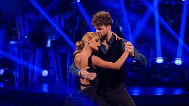Jay mcguiness & aliona vilani argentine tango to 'diferente' - strictly come dancing: 2015 Jay mcguiness & aliona vilani argentine tango to 'diferente' - strictly come dancing: 2015