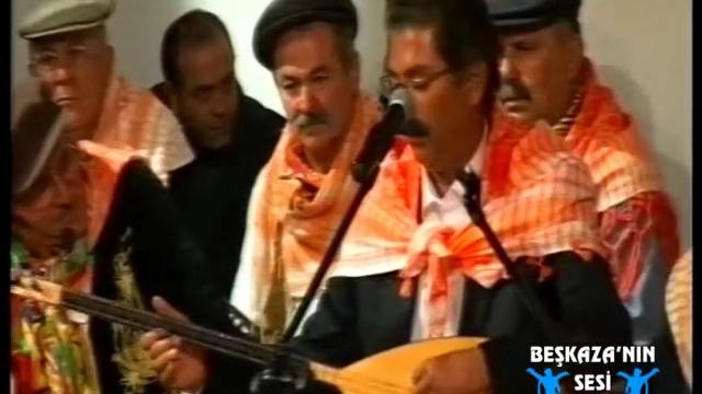 Ari̇f sümbül - hani̇ mal sahi̇bi̇ hani̇ mülk sahi̇bi̇ (dünya dedi̇kleri̇ i̇ki̇ kapili han) Ari̇f sümbül - hani̇ mal sahi̇bi̇ hani̇ mülk sahi̇bi̇ (dünya dedi̇kleri̇ i̇ki̇ kapili han)