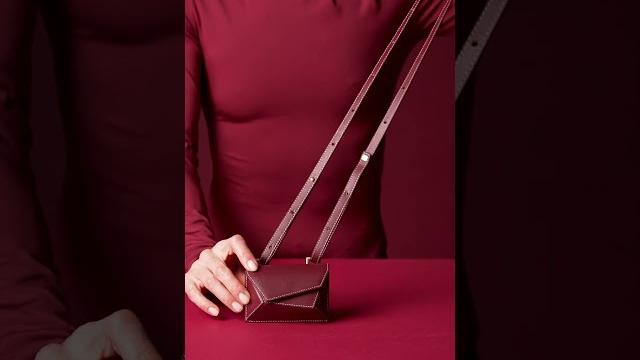 Iconic duo: naomi & naomi mini wallet Iconic duo: naomi & naomi mini wallet
