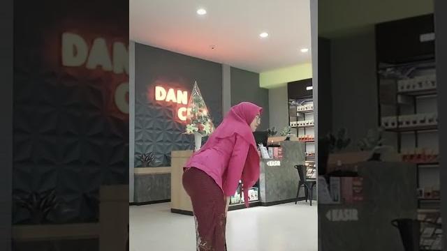 Hijab goyang nungging , dan cell Hijab goyang nungging , dan cell
