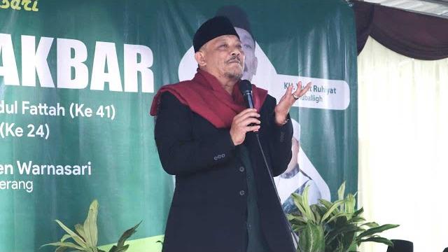 Ceramah lucu viral ‼️ jemaah full tawa - kh. yayat ruhiyat haul akbar ponpes warnasari 2022 Ceramah lucu viral ‼️ jemaah full tawa - kh. yayat ruhiyat haul akbar ponpes warnasari 2022
