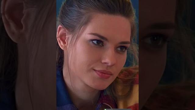 Гопники пристают к красотке #кино #сериал #фильмы Гопники пристают к красотке #кино #сериал #фильмы