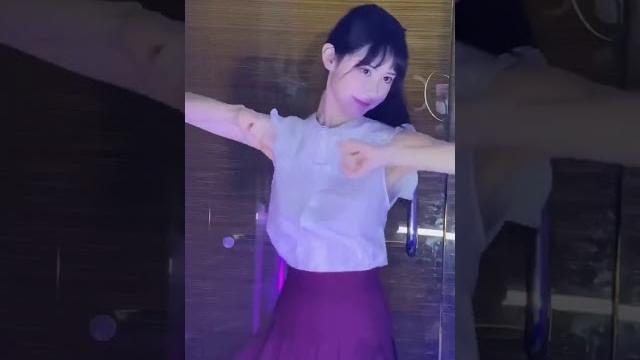 美女抖胸舞蹈 美女抖胸舞蹈