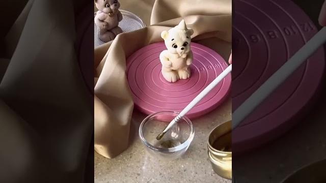 Как окрасить фигурку из шоколада или глазури #декорторта #торт #шоколаднаяфигурка #мишкаторт Как окрасить фигурку из шоколада или глазури #декорторта #торт #шоколаднаяфигурка #мишкаторт