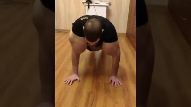 Отжимаюсь на одной руке. кирилл терёшин руки-базуки Отжимаюсь на одной руке. кирилл терёшин руки-базуки