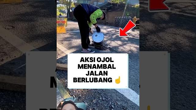 Ojol menambal jalan berlubang #shorts #videoshort #viralvideo Ojol menambal jalan berlubang #shorts #videoshort #viralvideo