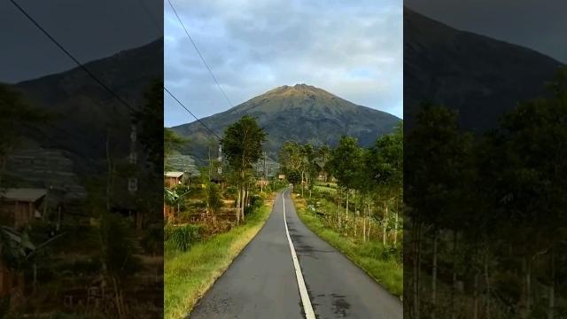Pesona kaliangkrik magelang jawa tengah dengan view gunung sumbing nya, sungguh indah gunung nya Pesona kaliangkrik magelang jawa tengah dengan view gunung sumbing nya, sungguh indah gunung nya