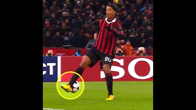 Ronaldinho magic skills Ronaldinho magic skills
