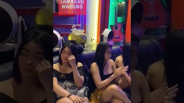 Penjaga warung cantik dan ramah warung stw warung kopi viral #warung #angkringan #cantik #warungkopi Penjaga warung cantik dan ramah warung stw warung kopi viral #warung #angkringan #cantik #warungkopi