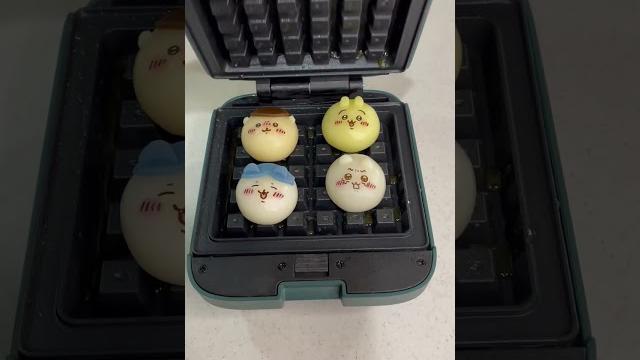 Chiikawa vs waffle Chiikawa vs waffle