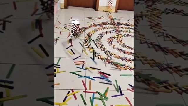 Menyalakan petasan tahun baru Menyalakan petasan tahun baru
