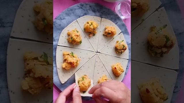 Quick and easy samosa folding method.ramadan special samosa folding technique#viral#trending Quick and easy samosa folding method.ramadan special samosa folding technique#viral#trending