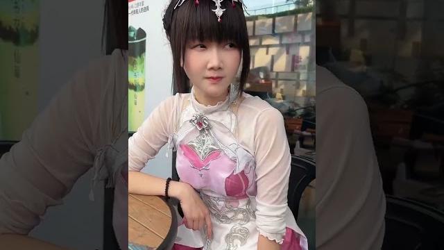 【鬥羅大陸】小女孩往小舞奶茶裡亂丟東西,竟然還朝小舞吐口水#cos #反轉 #鬥羅大陸#shorts 【鬥羅大陸】小女孩往小舞奶茶裡亂丟東西,竟然還朝小舞吐口水#cos #反轉 #鬥羅大陸#shorts