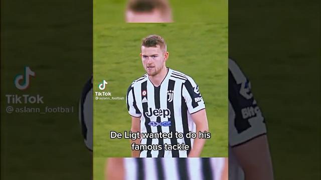 De ligt try hes famous tackle️ De ligt try hes famous tackle️