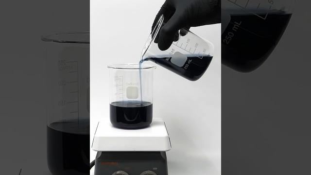This chemical reaction looks like magic This chemical reaction looks like magic