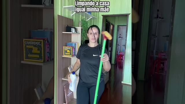 Limpando a casa igual minha mãe ! alguém se identifica? #limpandoacasa #arrumandoacasa #limpeza Limpando a casa igual minha mãe ! alguém se identifica? #limpandoacasa #arrumandoacasa #limpeza