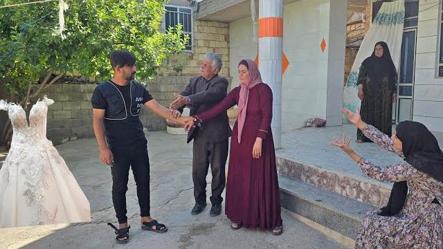 Pooria wanted to wear fatmiya, who was on the street, to wear a wedding dress, but her grandfather Pooria wanted to wear fatmiya, who was on the street, to wear a wedding dress, but her grandfather