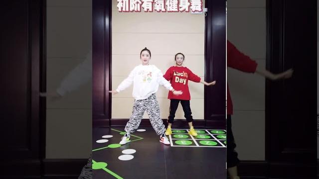 #运动#健身#塑形#有氧舞 《初级有氧健身舞》零基础入门 在家也可以跟着练习 #运动#健身#塑形#有氧舞 《初级有氧健身舞》零基础入门 在家也可以跟着练习