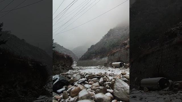 #asmr #溪流声 。下雪天,风景,大山。 #asmr #溪流声 。下雪天,风景,大山。