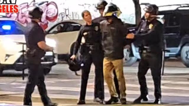 Live -anti-ice protesters clash with police officers - los angeles, ca #laoctv #ice #chaos Live -anti-ice protesters clash with police officers - los angeles, ca #laoctv #ice #chaos