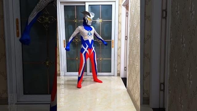 Ultraman grigio was captured by a green headed monster, fortunately she was rescued by ultraman zero Ultraman grigio was captured by a green headed monster, fortunately she was rescued by ultraman zero