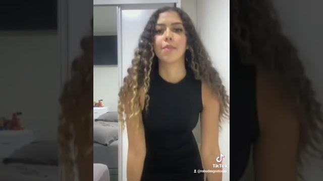 Novinha mostrando a calcinha Novinha mostrando a calcinha