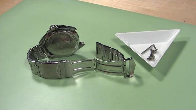 How to change a metal watch band with end pieces How to change a metal watch band with end pieces