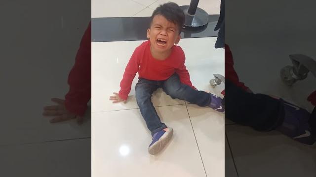 Alvaro nangis di mall karna minta beli mainan #youtube #like #shortvideo #subscribe #shorts Alvaro nangis di mall karna minta beli mainan #youtube #like #shortvideo #subscribe #shorts