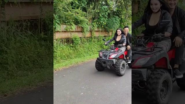 Monica belajar naik apv Monica belajar naik apv