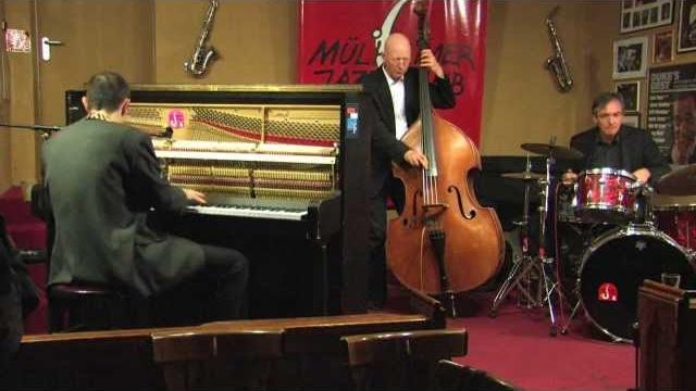 Michael alf trio plays "boogie woogie stomp" Michael alf trio plays "boogie woogie stomp"