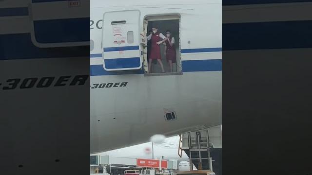 Air hostesses trying to close door #shorts Air hostesses trying to close door #shorts