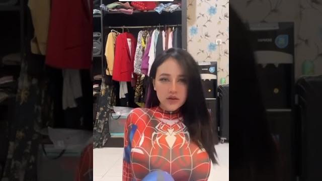 Siapa yang mau di slebew Siapa yang mau di slebew