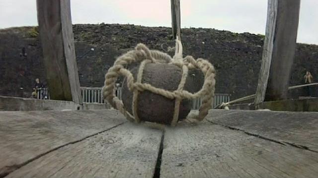 Trebuchet siege artillery - battle castle with dan snow Trebuchet siege artillery - battle castle with dan snow