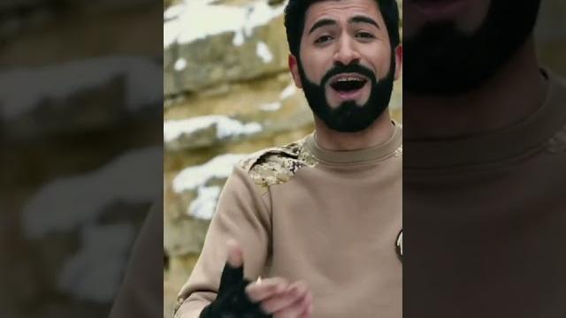 Маленькая армянка красиво и гордо поёт песню. Маленькая армянка красиво и гордо поёт песню.