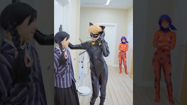 Wandinha addams na casa do cat noir! #wandinha #wednesday Wandinha addams na casa do cat noir! #wandinha #wednesday