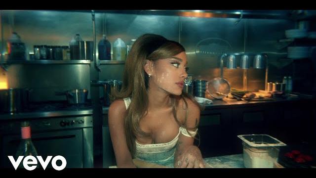 Ariana grande - positions (official video) Ariana grande - positions (official video)