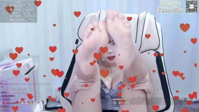 Twitch | 고라니율 | 阿嘿颜 ahegao | 吐舌 | 足 | 韩国女主播 Twitch | 고라니율 | 阿嘿颜 ahegao | 吐舌 | 足 | 韩国女主播
