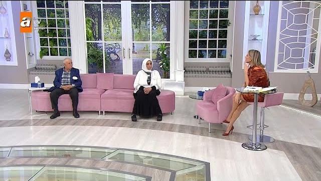 Esra erol mini elbise i̇talyan oturuş frikikleri Esra erol mini elbise i̇talyan oturuş frikikleri