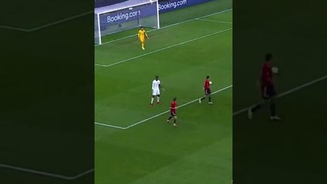 Paul pogba furious at pavard for not giving him a option Paul pogba furious at pavard for not giving him a option