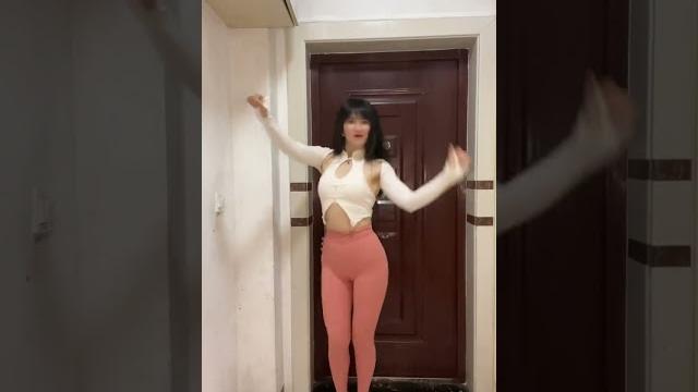 大姨子紧身裤广场舞 大姨子紧身裤广场舞