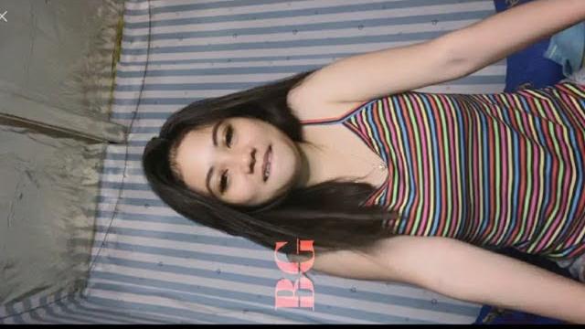 Cewe cantik live bigo goyang di atas... Cewe cantik live bigo goyang di atas...
