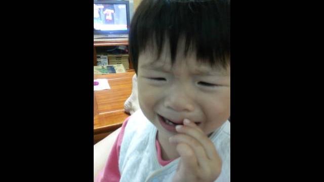 妞妞哭哭想喝奶奶 妞妞哭哭想喝奶奶