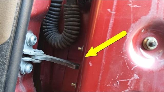 Door swing stop repair (xsara picasso) Door swing stop repair (xsara picasso)