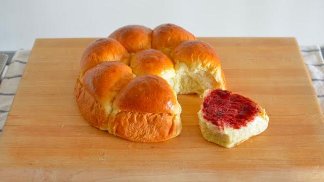 Japanese milk buns Japanese milk buns