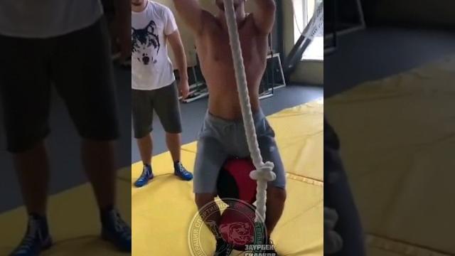 Как работают олимпийские чемпионызаурбек сидаков #заурбек_сидаков #вольная_борьба #спорт #канат Как работают олимпийские чемпионызаурбек сидаков #заурбек_сидаков #вольная_борьба #спорт #канат