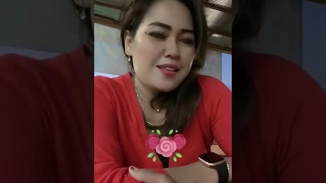 Mau di pijat tante yani? Mau di pijat tante yani?