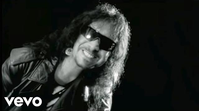 Kiss - domino (official video) Kiss - domino (official video)