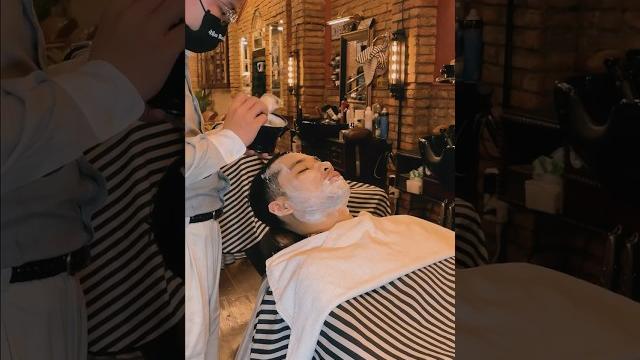Hot shave #asmr #barberasmr #4rau #barber #saigon Hot shave #asmr #barberasmr #4rau #barber #saigon