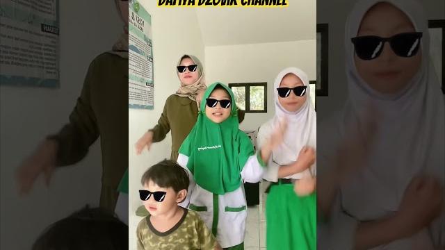 Dafiya ikutan dance munaroh jasmine tiktok #munaroh #dancevideo #tiktokviral #feed #shorts Dafiya ikutan dance munaroh jasmine tiktok #munaroh #dancevideo #tiktokviral #feed #shorts
